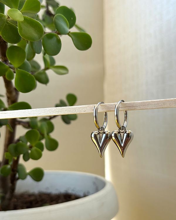 Aretes chunky corazón colgante