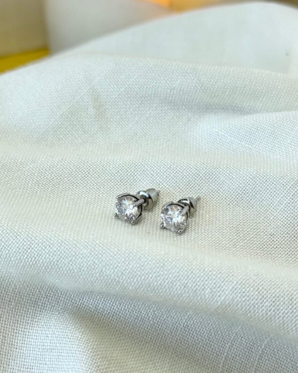 Aretes punto de luz